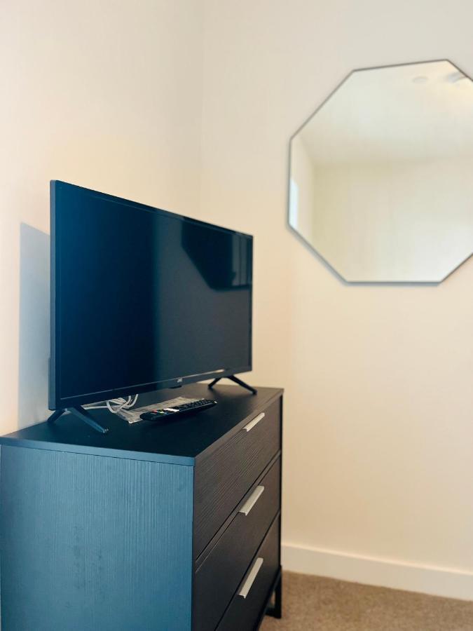 Fully Equipped One Bedroom Apartment Near Old Trafford Stadium! Manchester Kültér fotó