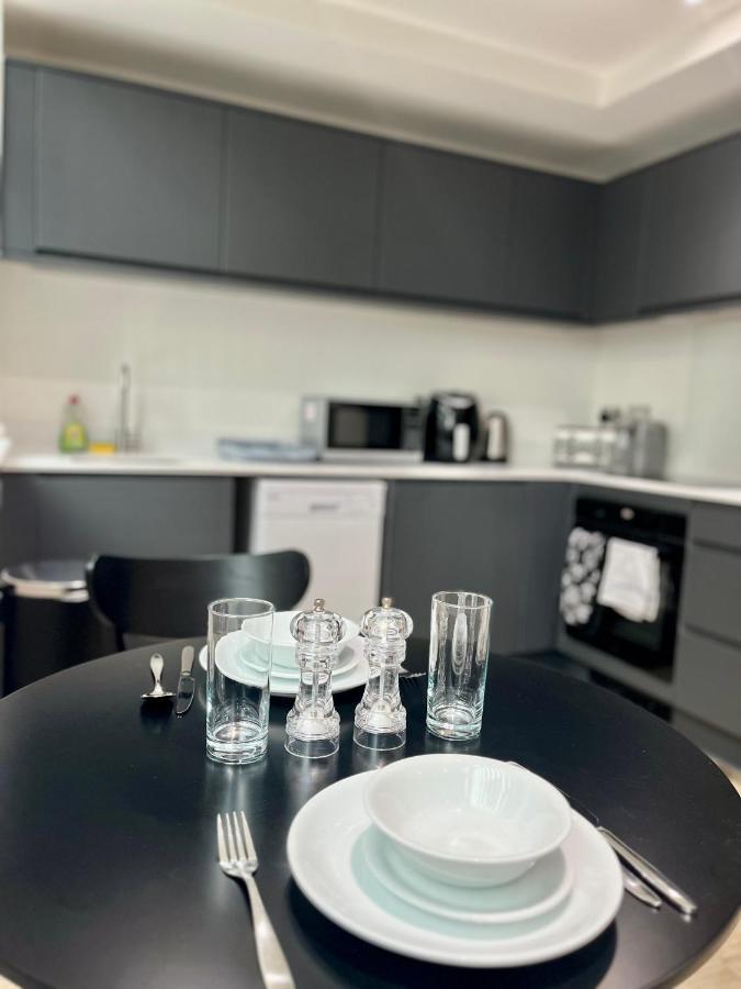 Fully Equipped One Bedroom Apartment Near Old Trafford Stadium! Manchester Kültér fotó