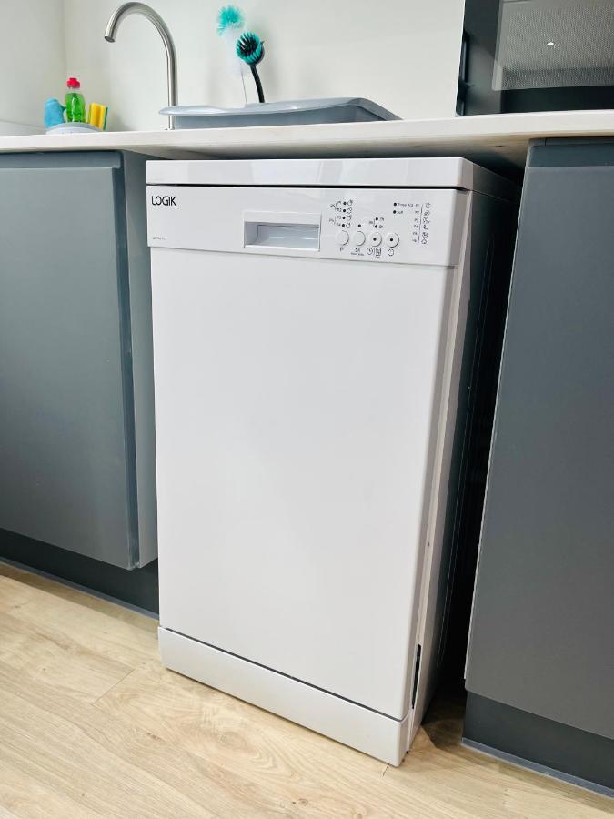 Fully Equipped One Bedroom Apartment Near Old Trafford Stadium! Manchester Kültér fotó