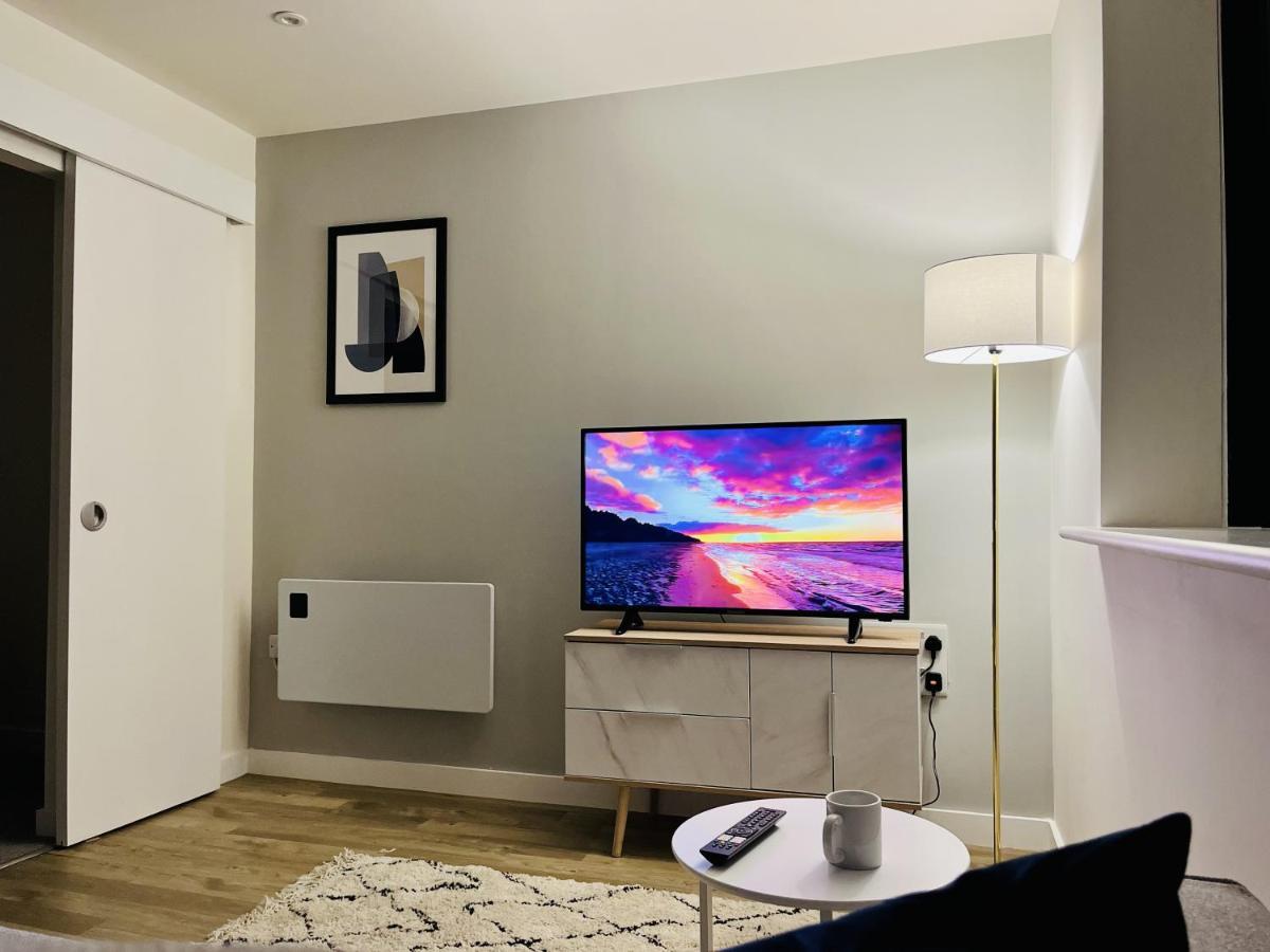 Fully Equipped One Bedroom Apartment Near Old Trafford Stadium! Manchester Kültér fotó